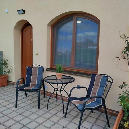 Sklep Vino Strycek Guest House Velke Bilovice ภายนอก รูปภาพ