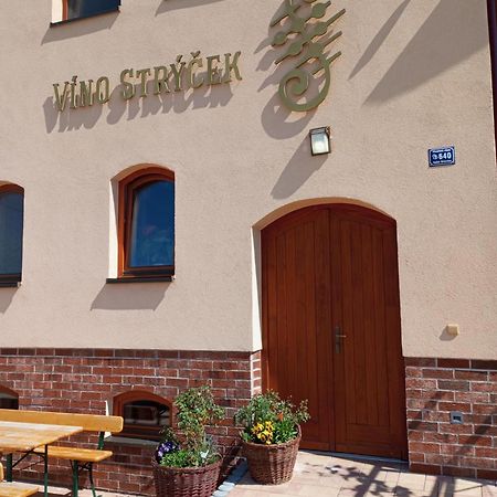 Sklep Vino Strycek Guest House Velke Bilovice ภายนอก รูปภาพ