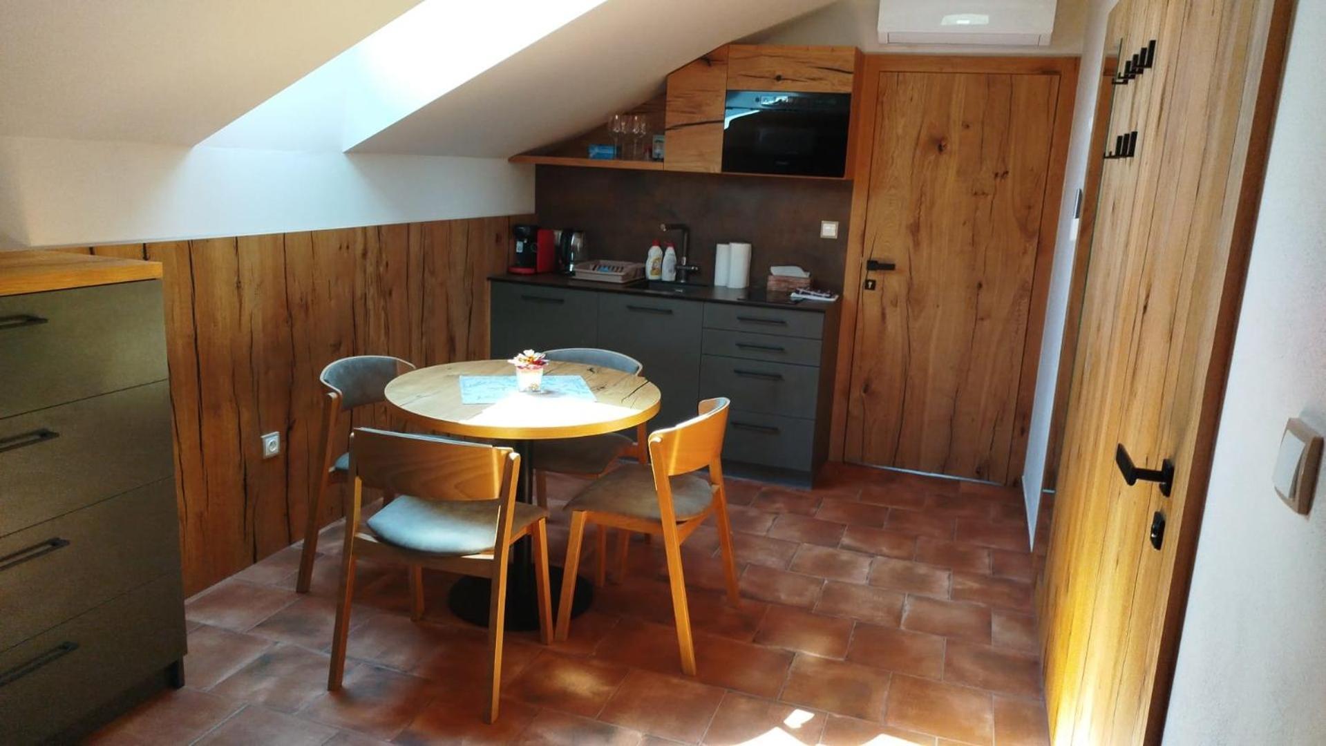 Sklep Vino Strycek Guest House Velke Bilovice ภายนอก รูปภาพ